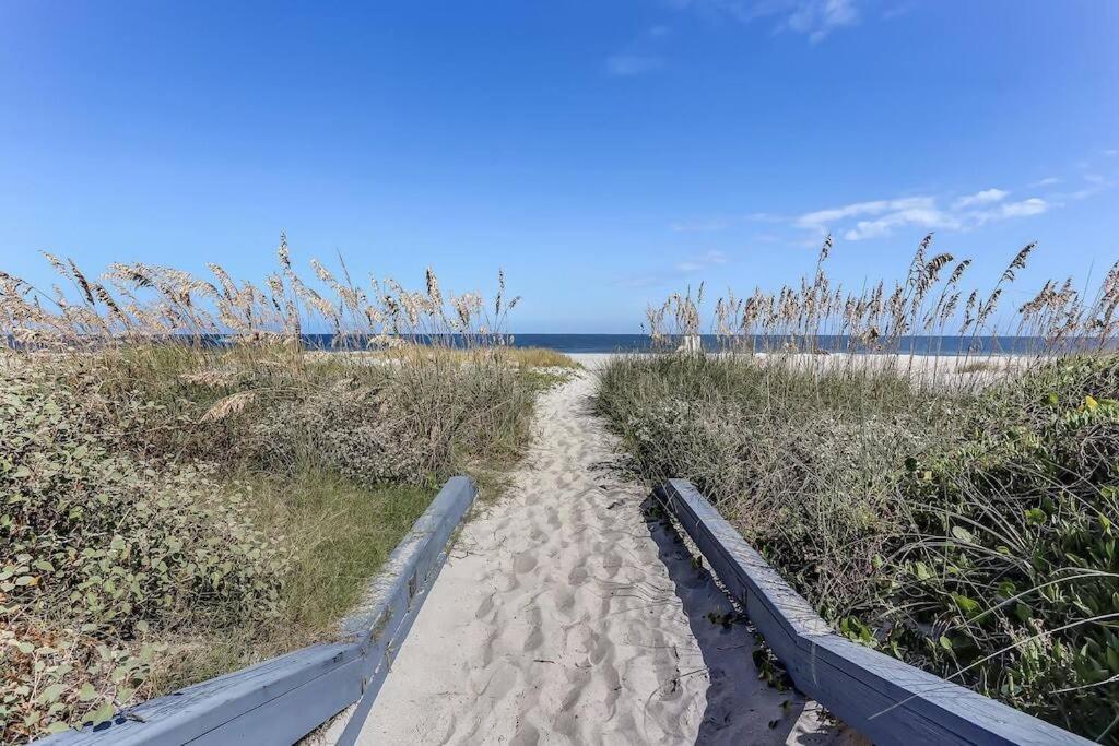 Oceanfront Retreat With A Remarkable View. New! 费南迪纳比奇 外观 照片