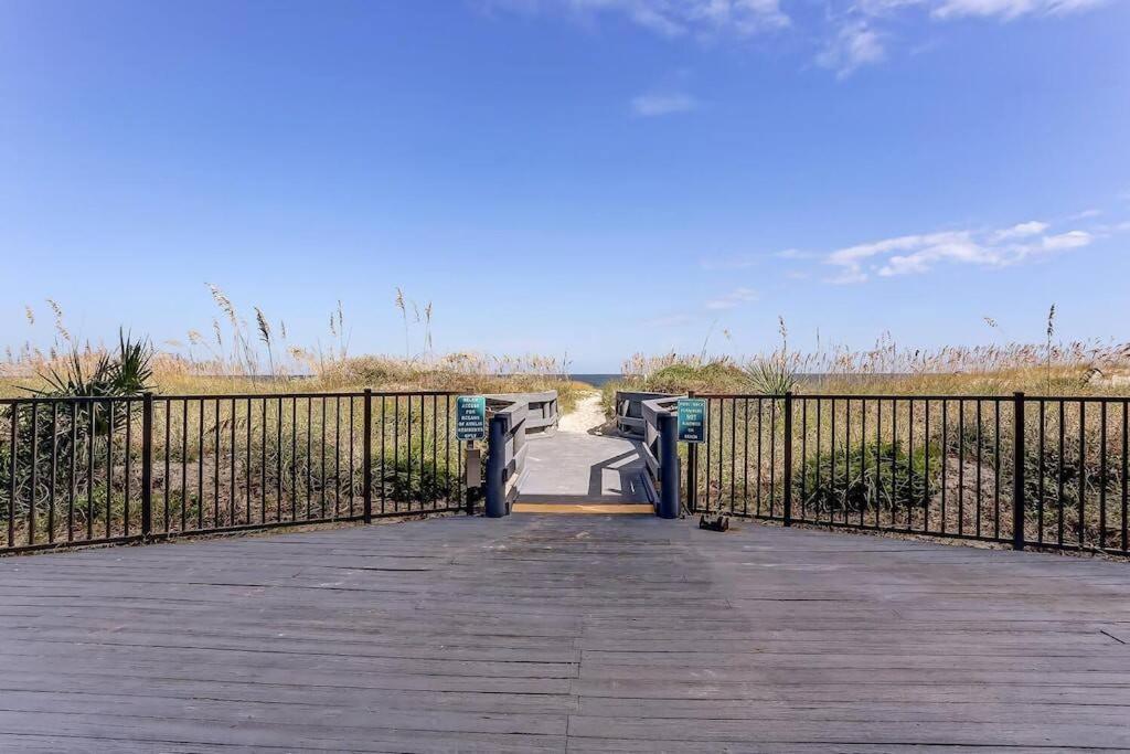 Oceanfront Retreat With A Remarkable View. New! 费南迪纳比奇 外观 照片